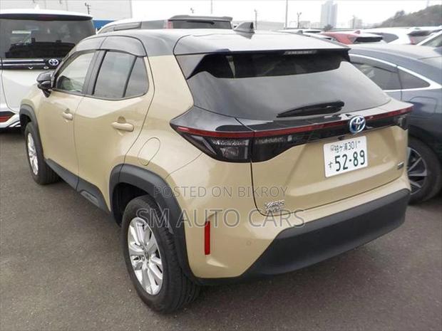 Toyota Yaris Cross G Beige & Black 2021