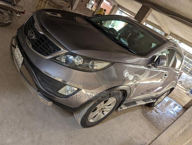 Kia Sportage . 2012