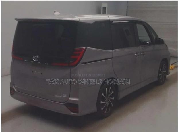 Toyota Noah SZ ALL OPTION 2022