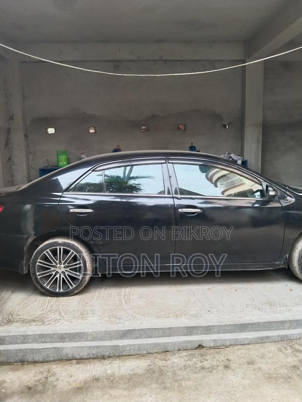 Toyota Allion . 2012