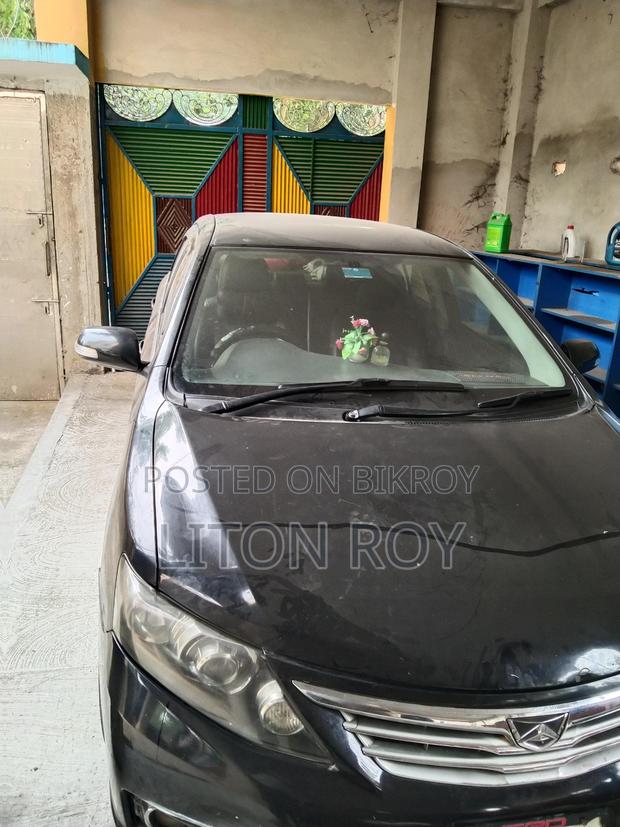 Toyota Allion . 2012