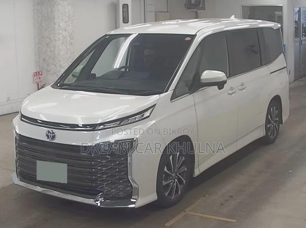 Toyota Voxy S-Z Leg Rest Clng tv 2022