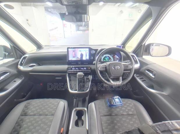 Toyota Voxy S-Z Leg Rest Clng tv 2022