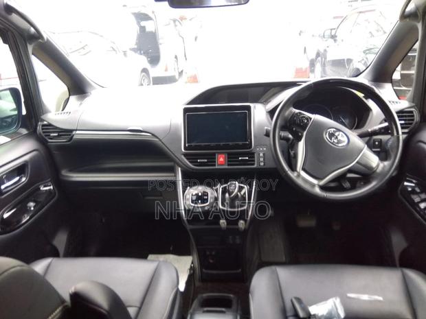 Toyota Esquire GI LEATHER 2020