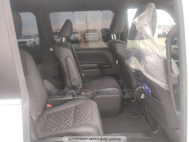Toyota Voxy S-Z, PEARL 2024