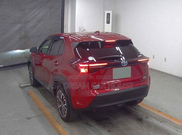 Toyota Yaris Cross Z Hybrid Red Wine 2021