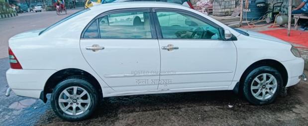 Toyota Corolla . 2003