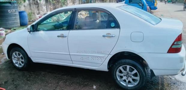 Toyota Corolla . 2003