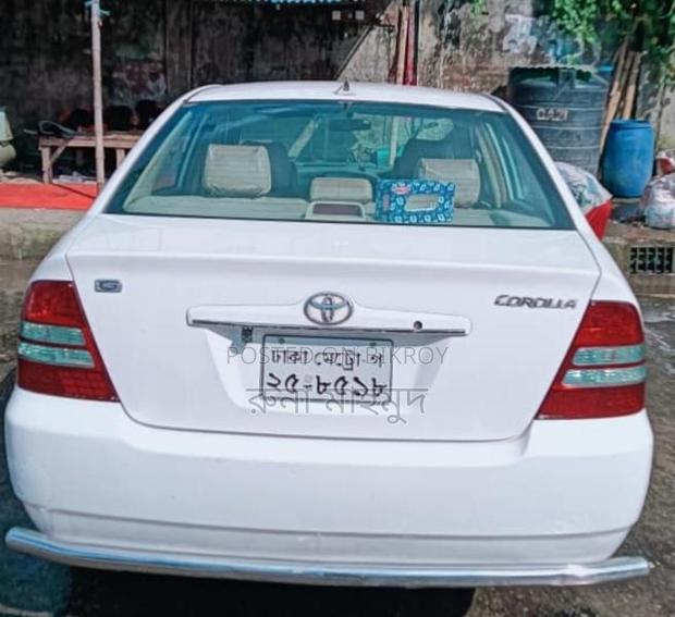 Toyota Corolla . 2003