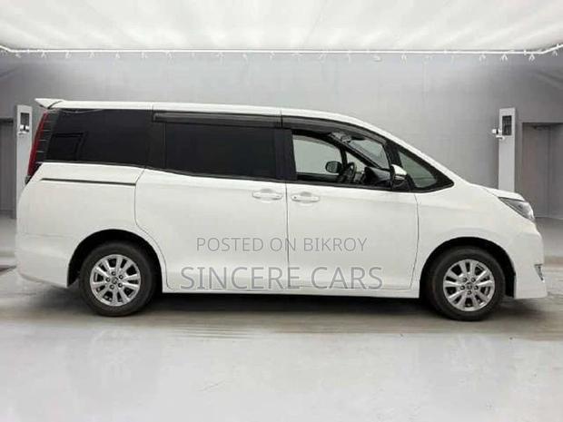 Toyota Noah G HYB PUSH 4POINT 2021