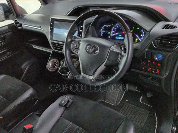 Toyota Esquire Gi Premium 2021