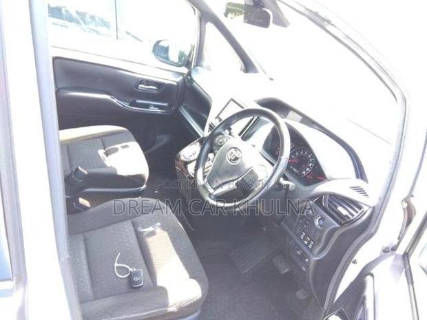 Toyota Voxy V Pkg Non Hybrid 2020