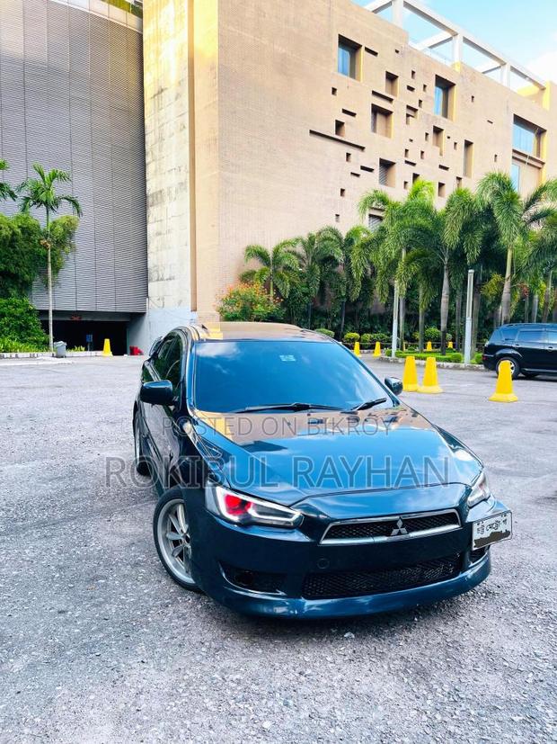 Mitsubishi Lancer . 2010