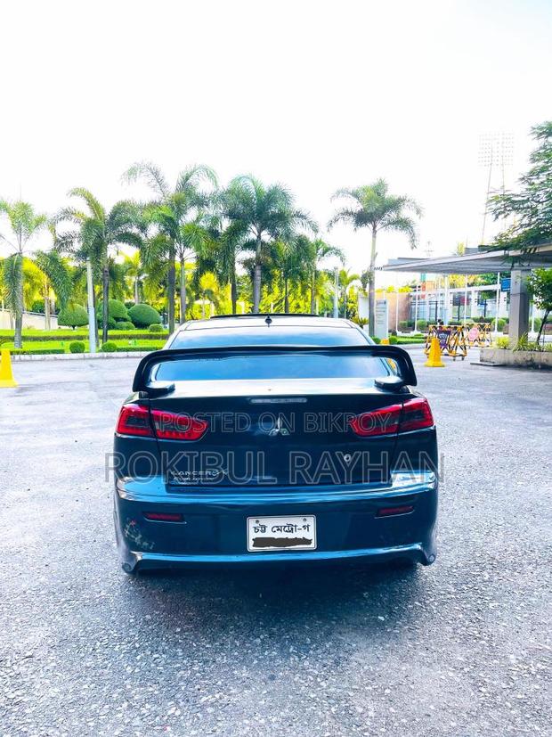 Mitsubishi Lancer . 2010