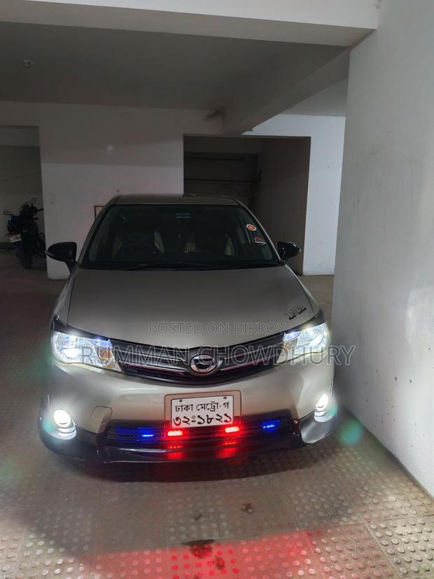 Toyota Axio . 2012