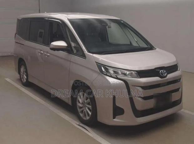 Toyota Noah G Hybrid Brown 2023