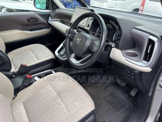 Toyota Noah G Hybrid Brown 2023