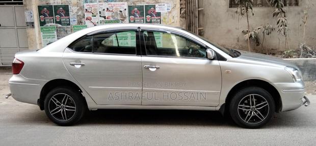 Toyota Premio . 2002