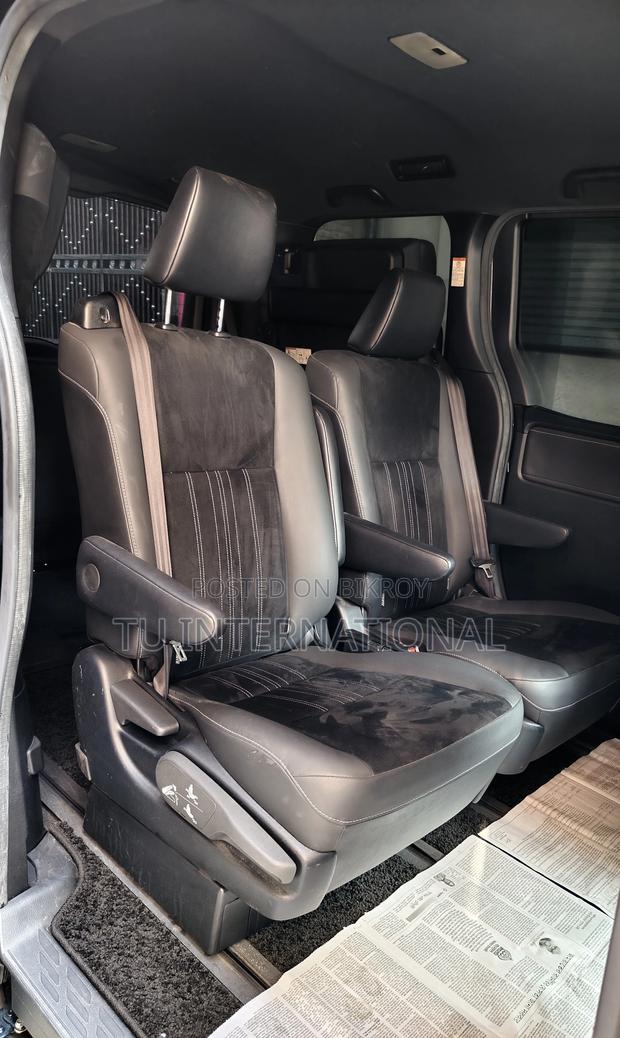 Toyota Esquire 2020
