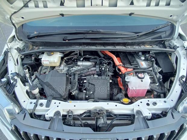 Toyota Esquire Hybrid 2 Door Power 2020