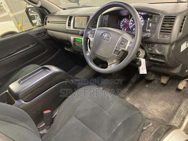 Toyota Hiace SUPER GL PKG 2021