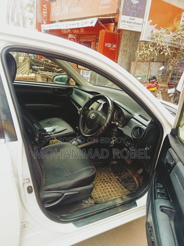Toyota Corolla . 2013