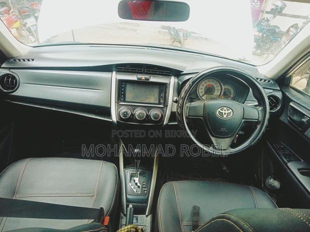 Toyota Corolla . 2013