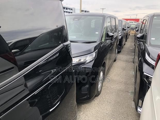 Toyota Noah Hybrid New G Black 2022