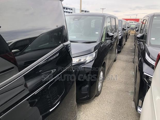 Toyota Noah Hybrid New G Black 2022