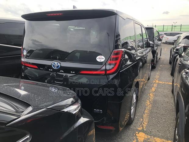 Toyota Noah Hybrid New G Black 2022