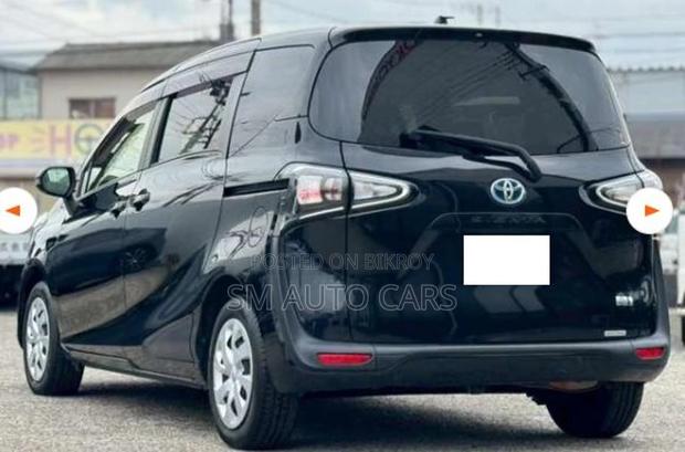Toyota Sienta HB G Safety Black 2021