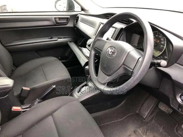 Toyota Axio Non Hybrid EX Silver 2020
