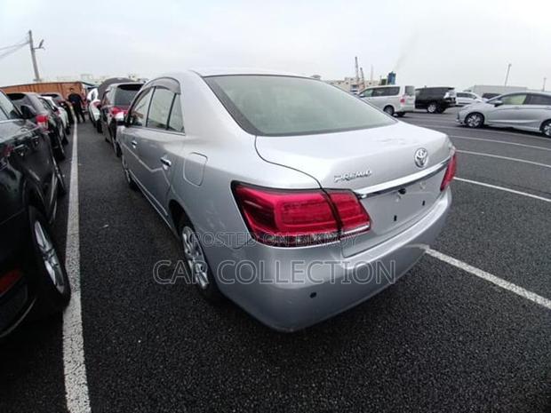 Toyota Premio F 2020