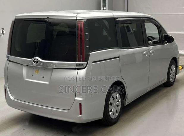 Toyota Noah X NON HYB 1DOOR PWR 2020