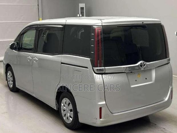 Toyota Noah X NON HYB 1DOOR PWR 2020