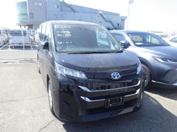 Toyota Esquire Gi Premium 2020