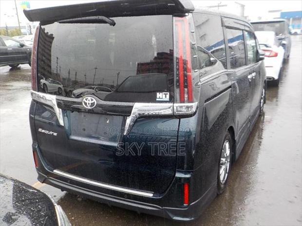 Toyota Esquire Gi Package 2021