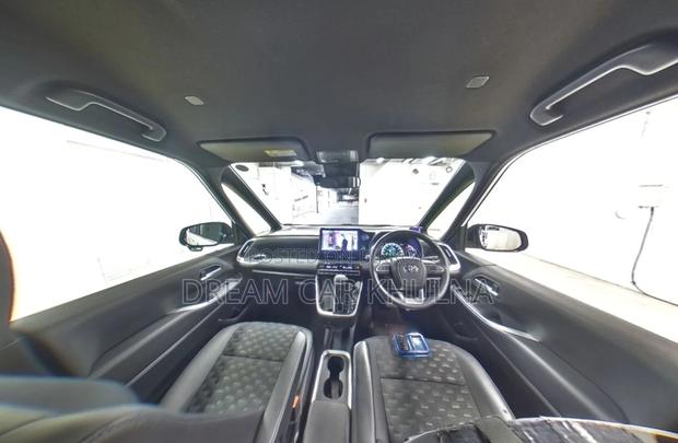 Toyota Voxy S-Z Leg Rest Clng tv 2022