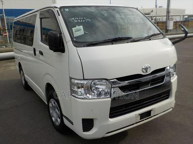 Toyota Hiace GL White 2022