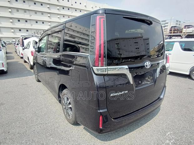 Toyota Esquire Non Hybrid Gi Black 2020