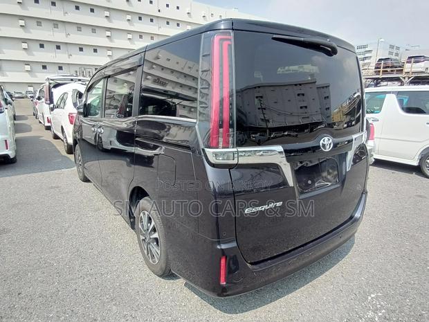 Toyota Esquire Non Hybrid Gi Black 2020