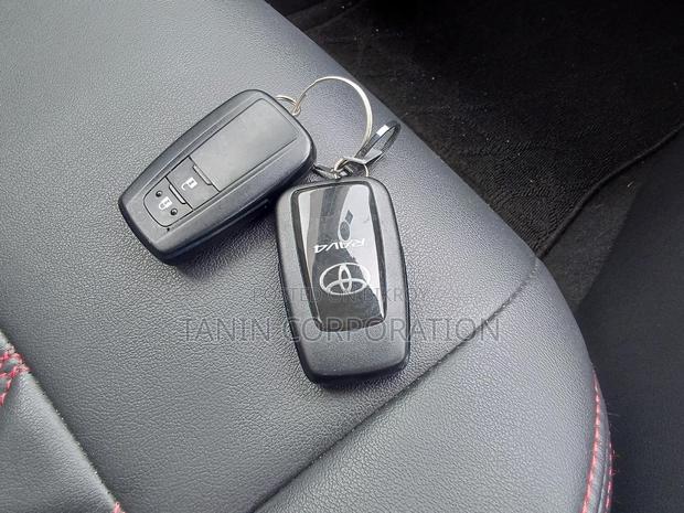 Toyota RAV4 Non Hybrid Sunroof. 2020