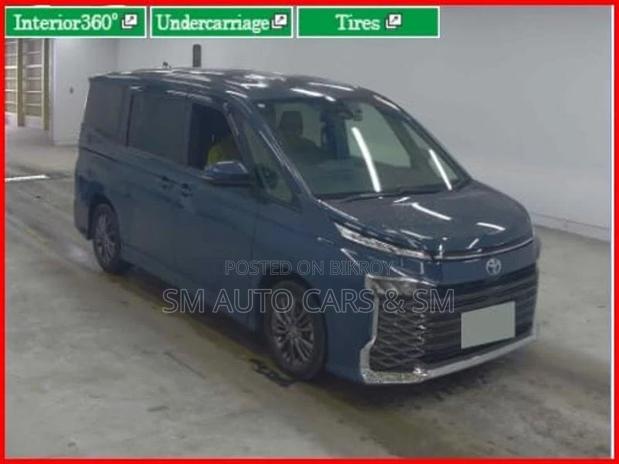Toyota Voxy HB S-G Massive Grey 2022