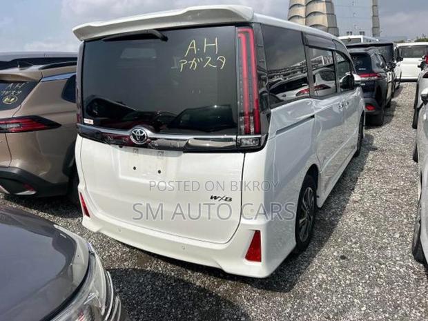 Toyota Noah Non Hybrid WXB Pearl 2020