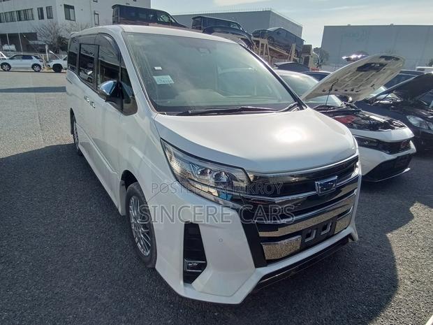 Toyota Noah SI WXB 3 HYB 3.5 2020