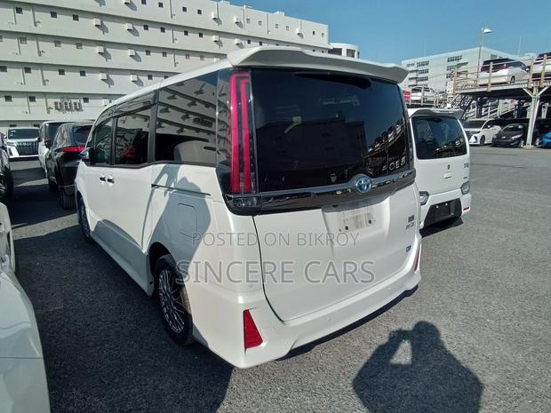 Toyota Noah SI WXB 3 HYB 3.5 2020