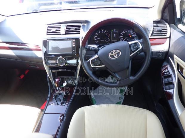 Toyota Premio F-EX 4.5 2021