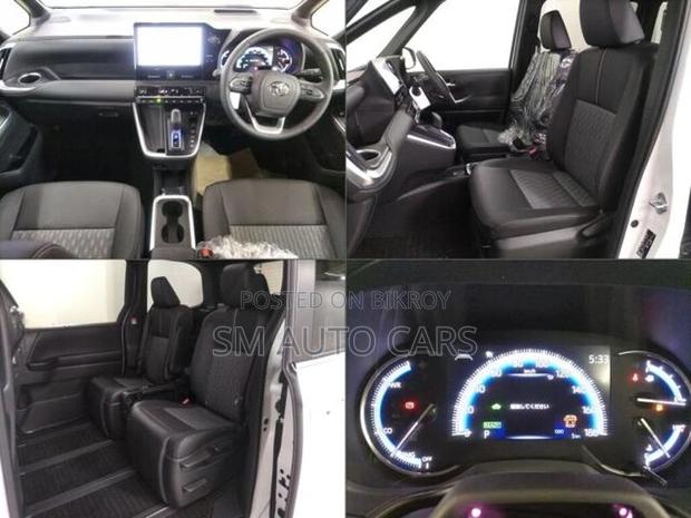 Toyota Noah Hybrid SZ Pearl 2026