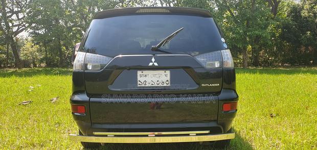 Mitsubishi Outlandar ` 2011