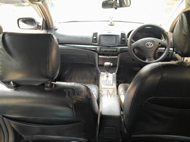 Toyota Premio M. CROP 2006